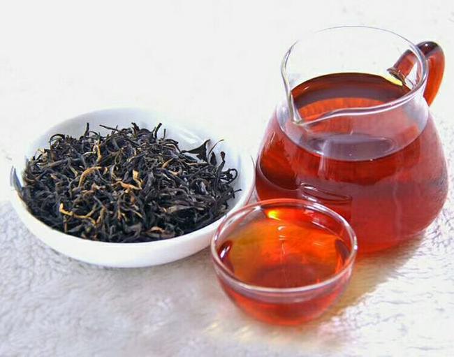 云硒一盏，笔绽春山——丹寨云硒茶祝广大学子高考顺利